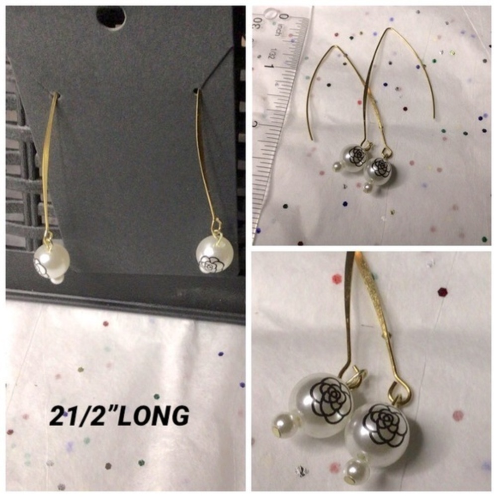 Pearls earrings with black flower